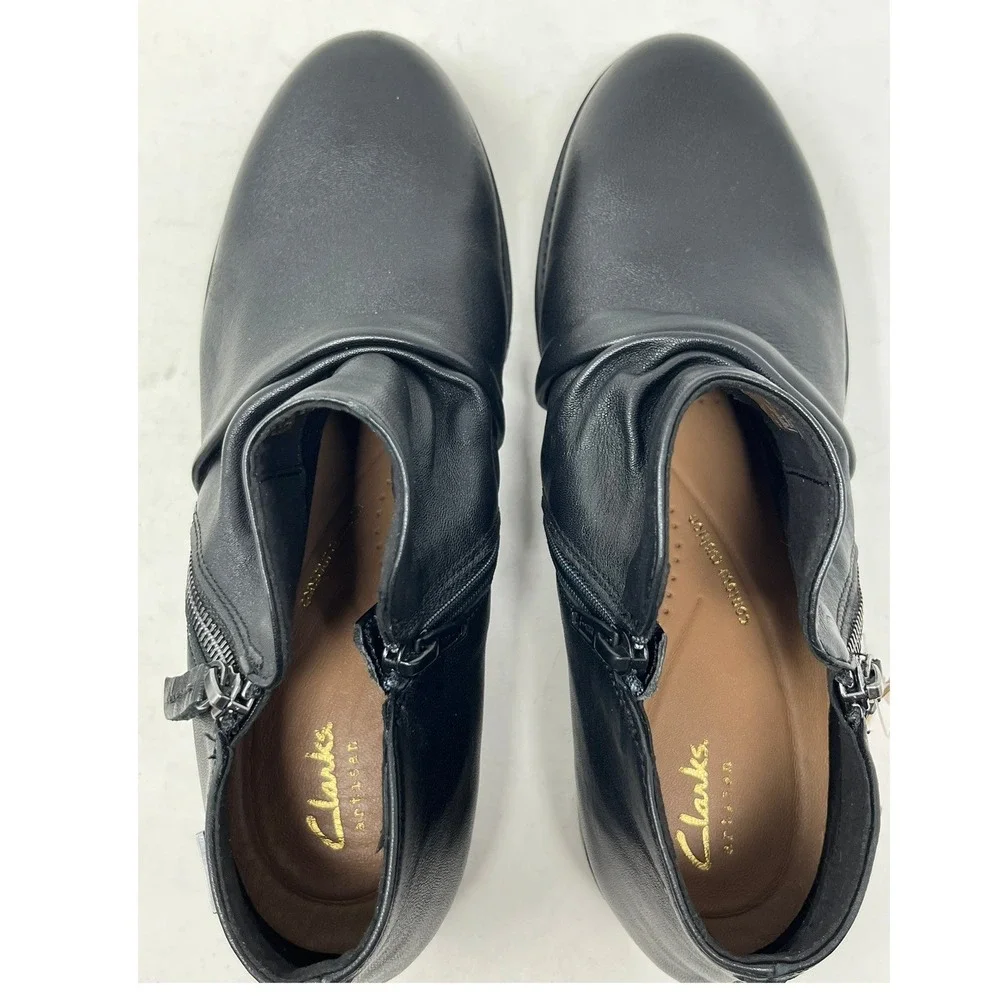 CLARKS Womens 10 Ankle Bootie Black Leather Waterproof Zipper Lug Sole